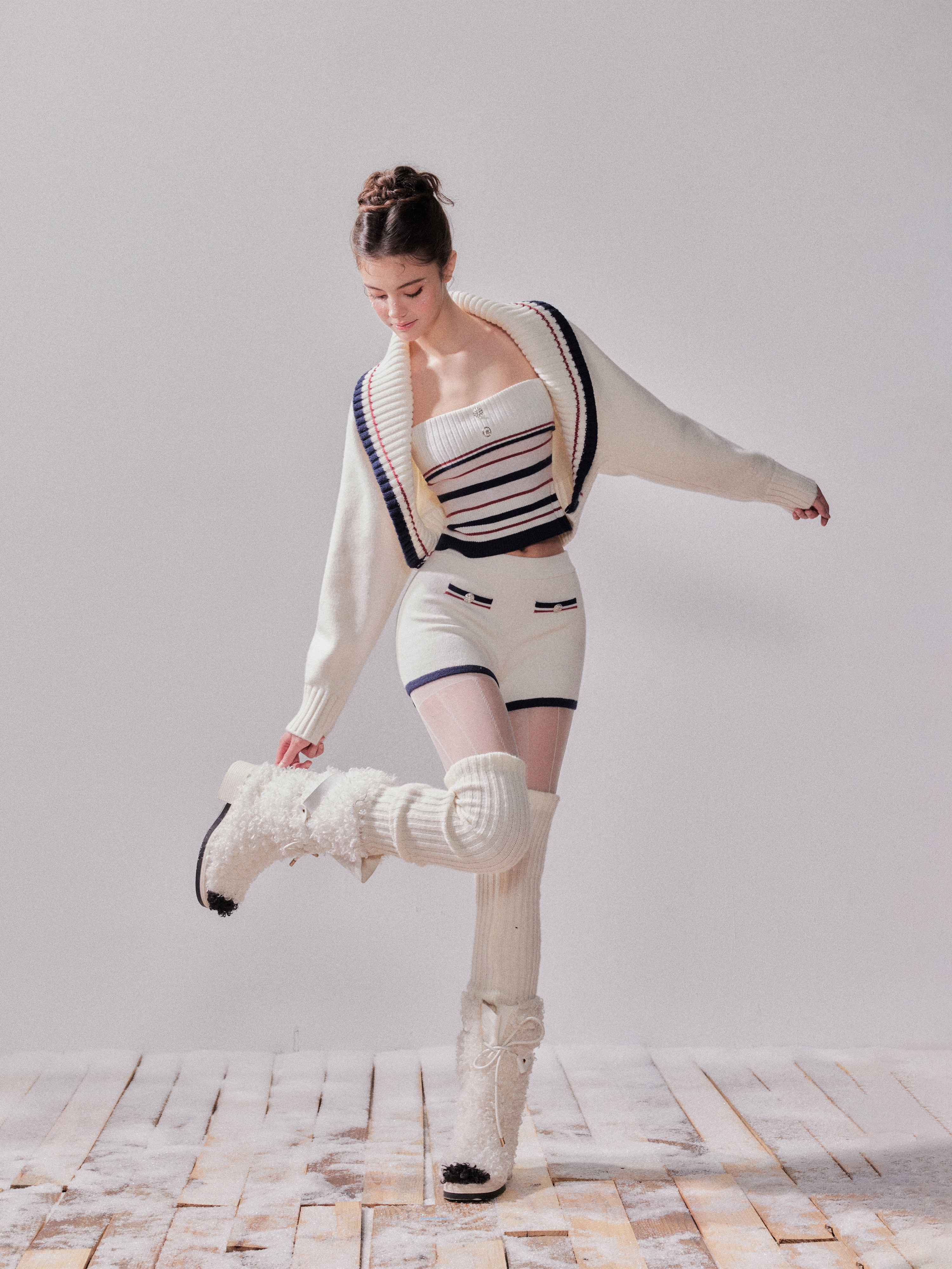 YZZI_HE_Striped_Lapel_Knit_Women&
