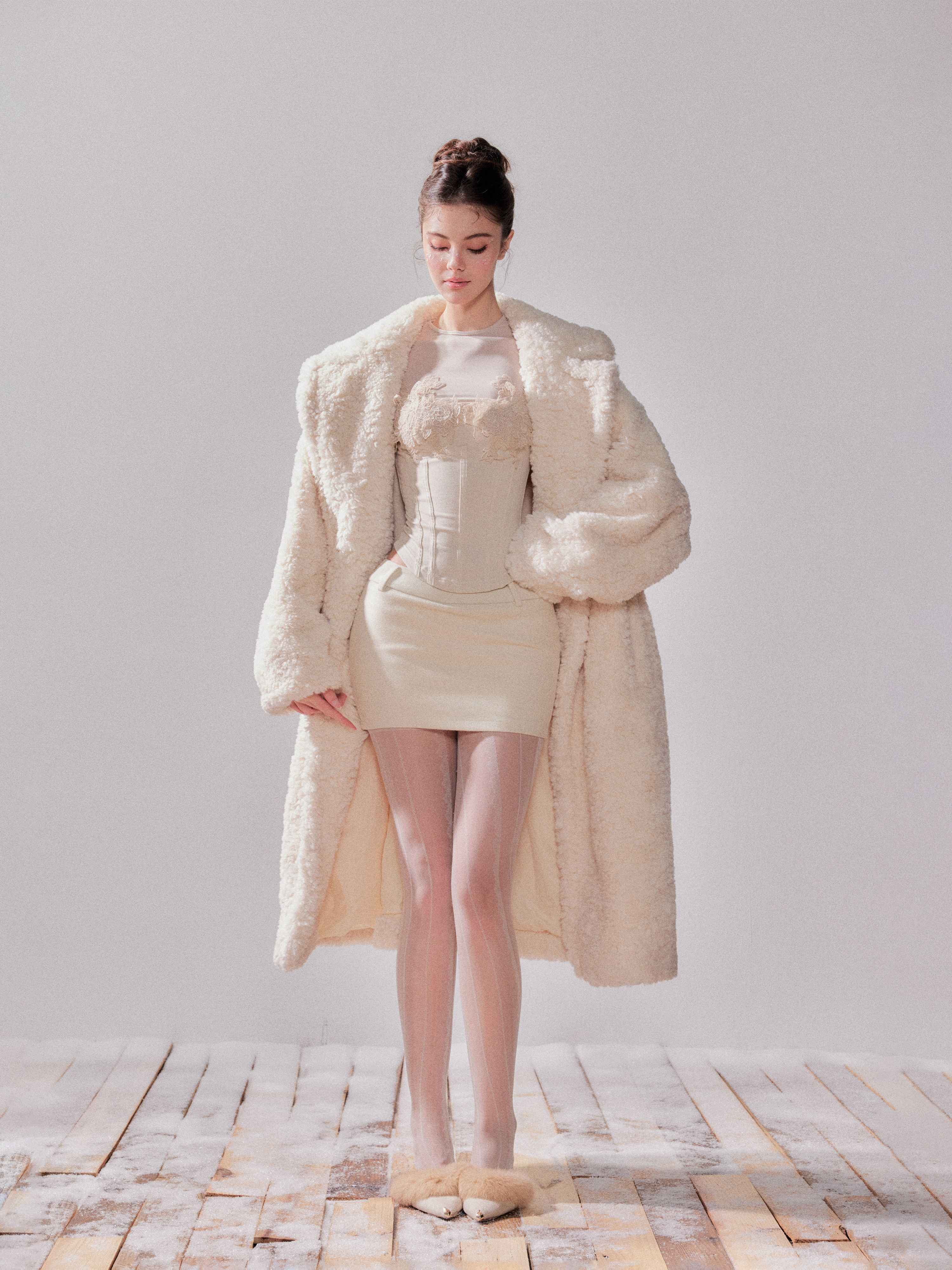 YZZI_HE_Teddy_Lambswool_Oversized_Lapel_Collar_Long_Loose_Fit_Women&
