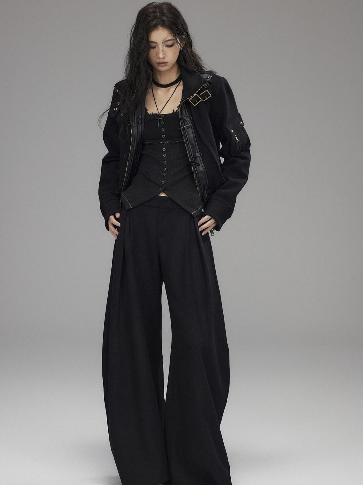 Low pixel Slim Fit Gothic V-neck Paneled Knit Black Womens Everyday Long Sleeve Crop Tops