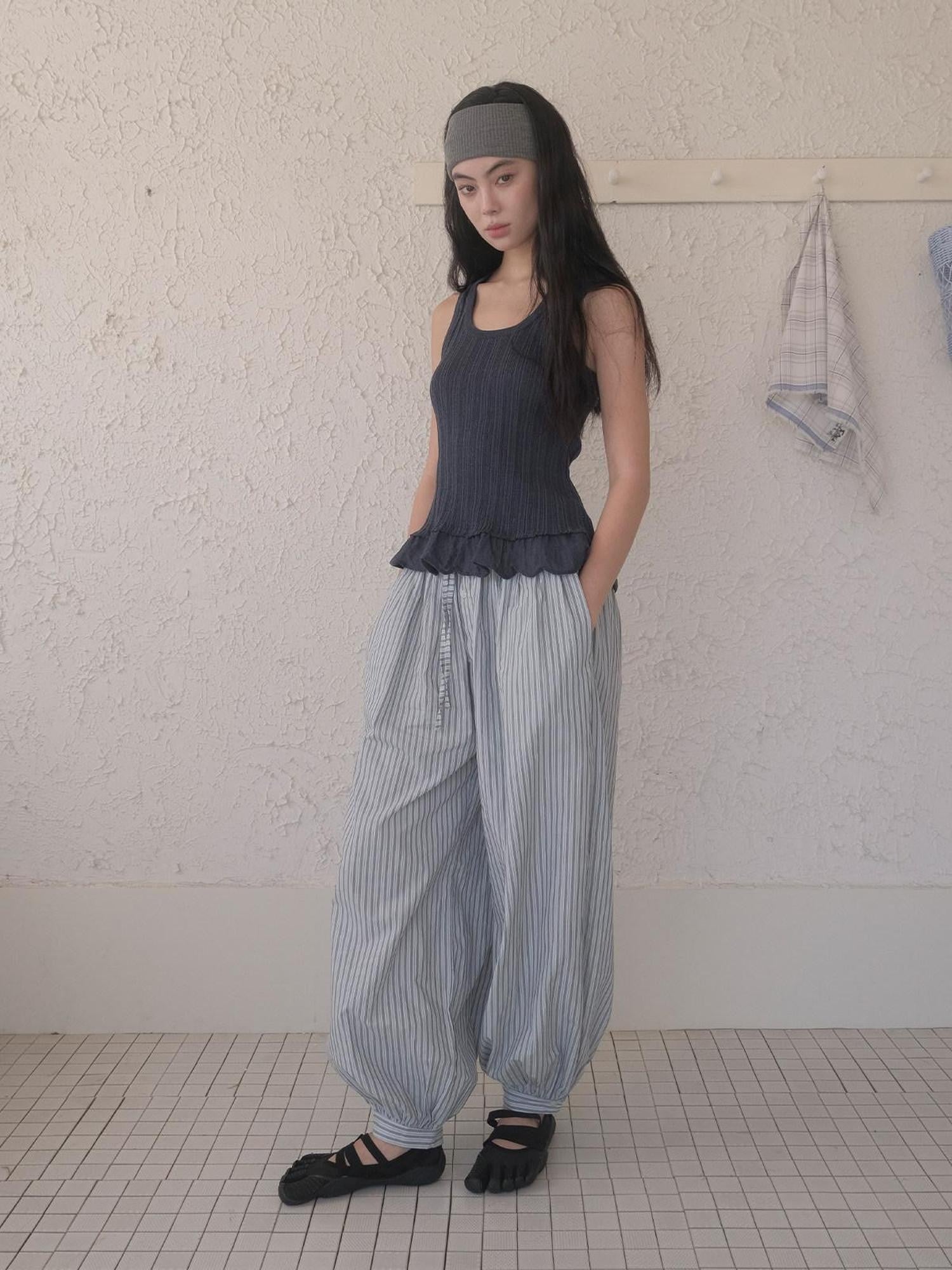 DKZ OFFICIAL Ribbed Knit Ruffle Hem U Neck Racerback Women&