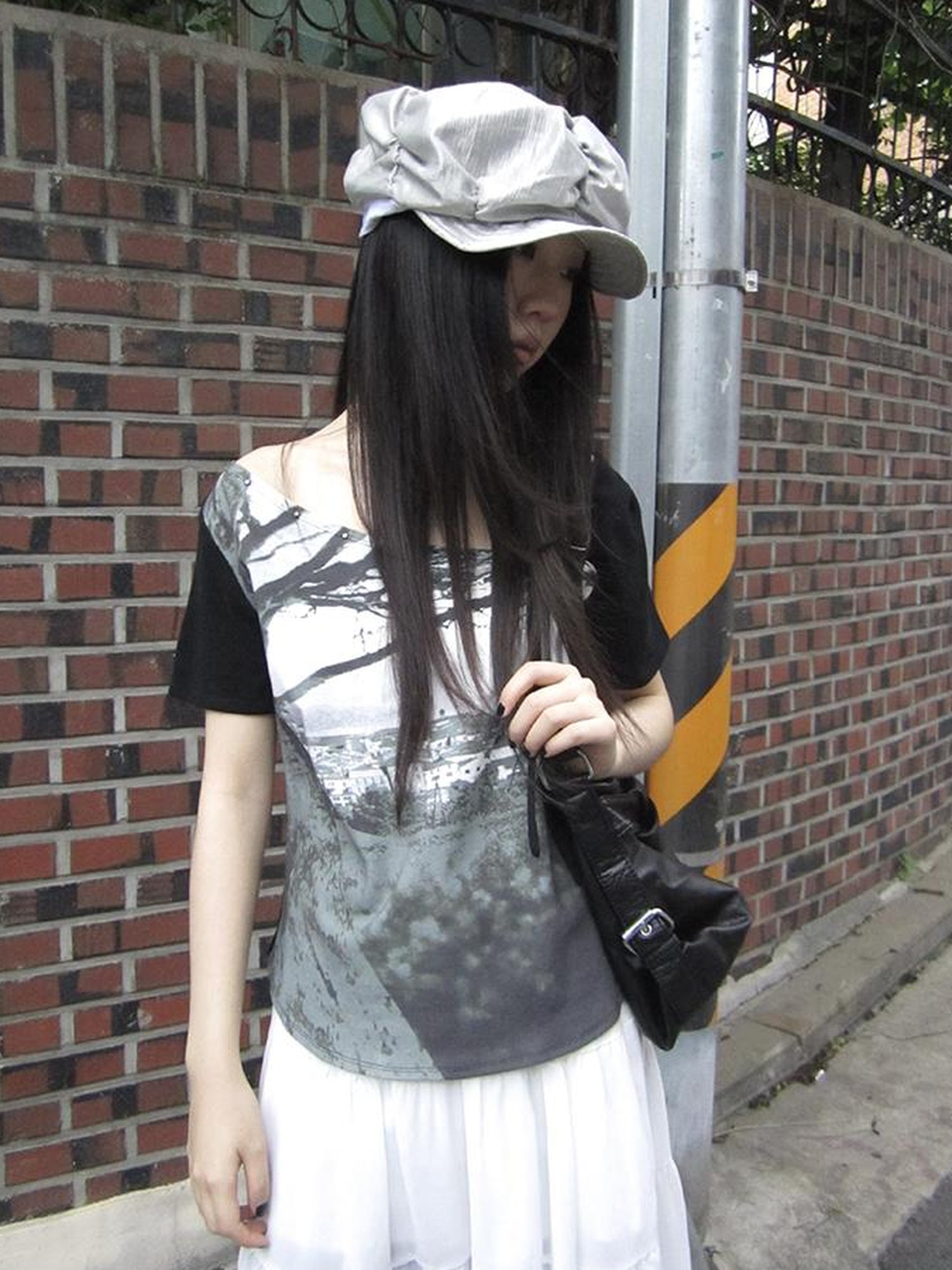 Updateang project Asymmetric Shoulder Color Block Print Tee
