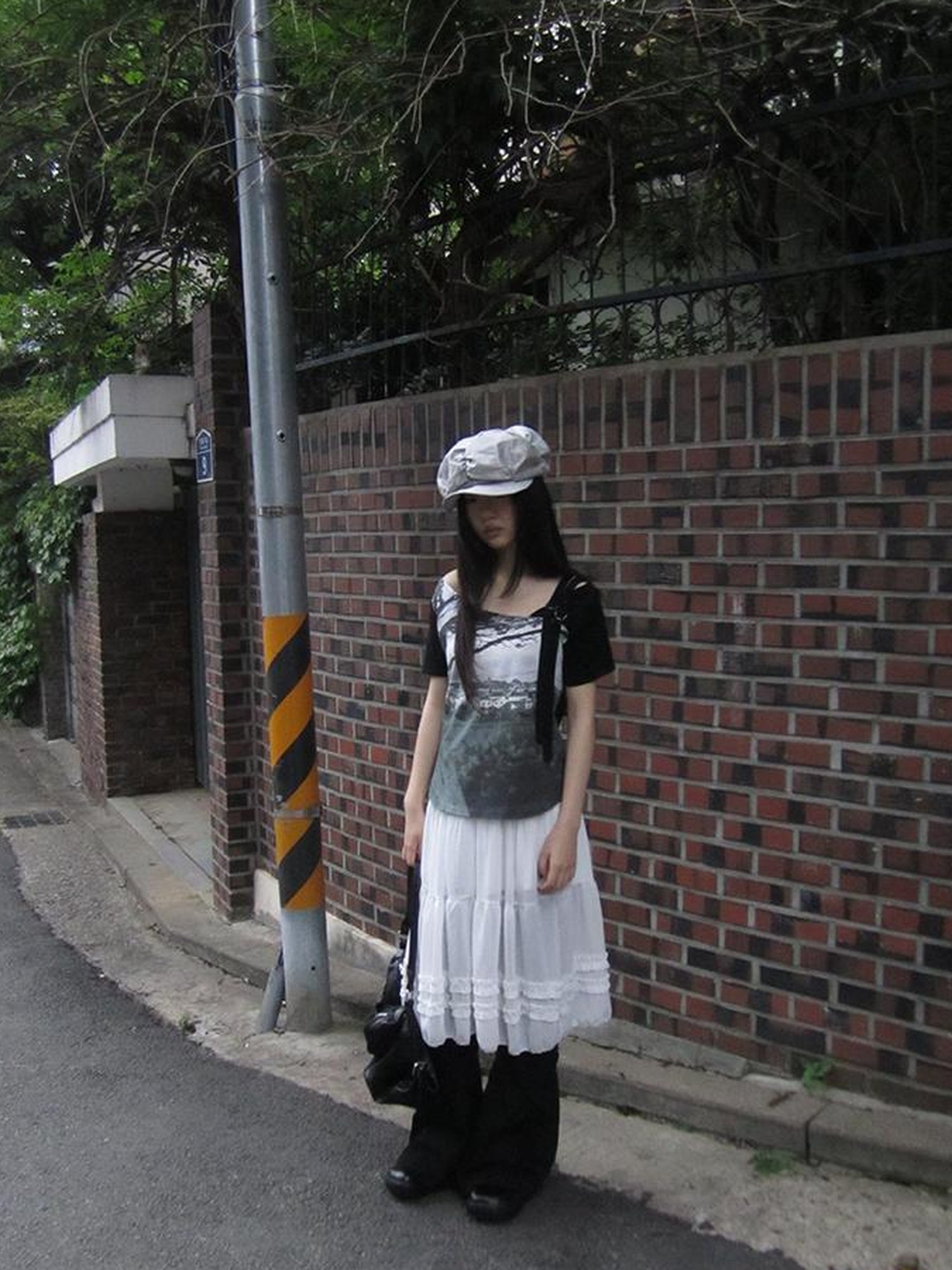Updateang project Asymmetric Shoulder Color Block Print Tee