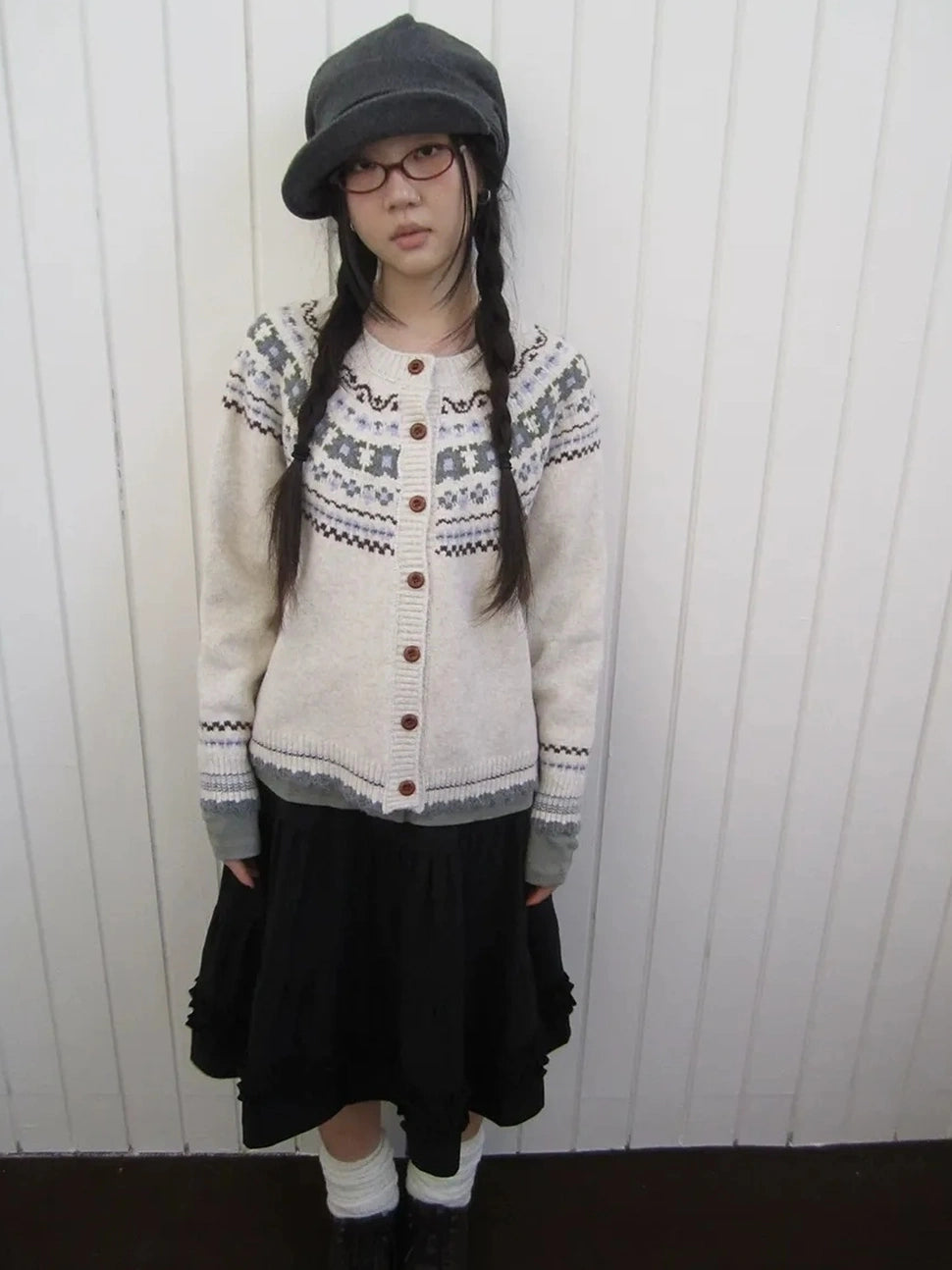 ang project Color Options
V-neck
Long Sleeve
Ribbed Hem And Cuffs
Kangaroo Pocket
Fair Isle Pattern
Button Front
Regular Fit
Model Height
Chest Size
Length Sweater