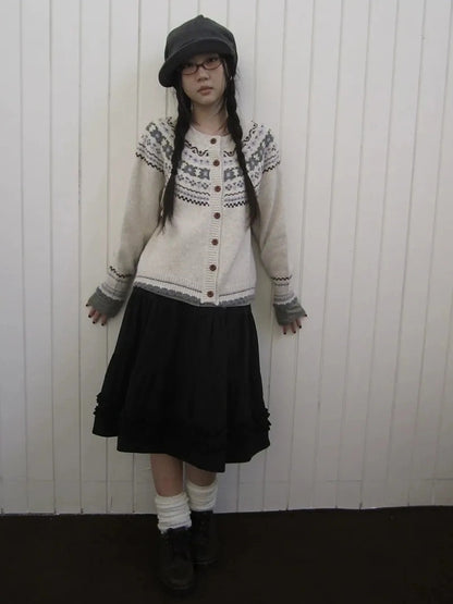 ang project Color Options
V-neck
Long Sleeve
Ribbed Hem And Cuffs
Kangaroo Pocket
Fair Isle Pattern
Button Front
Regular Fit
Model Height
Chest Size
Length Sweater