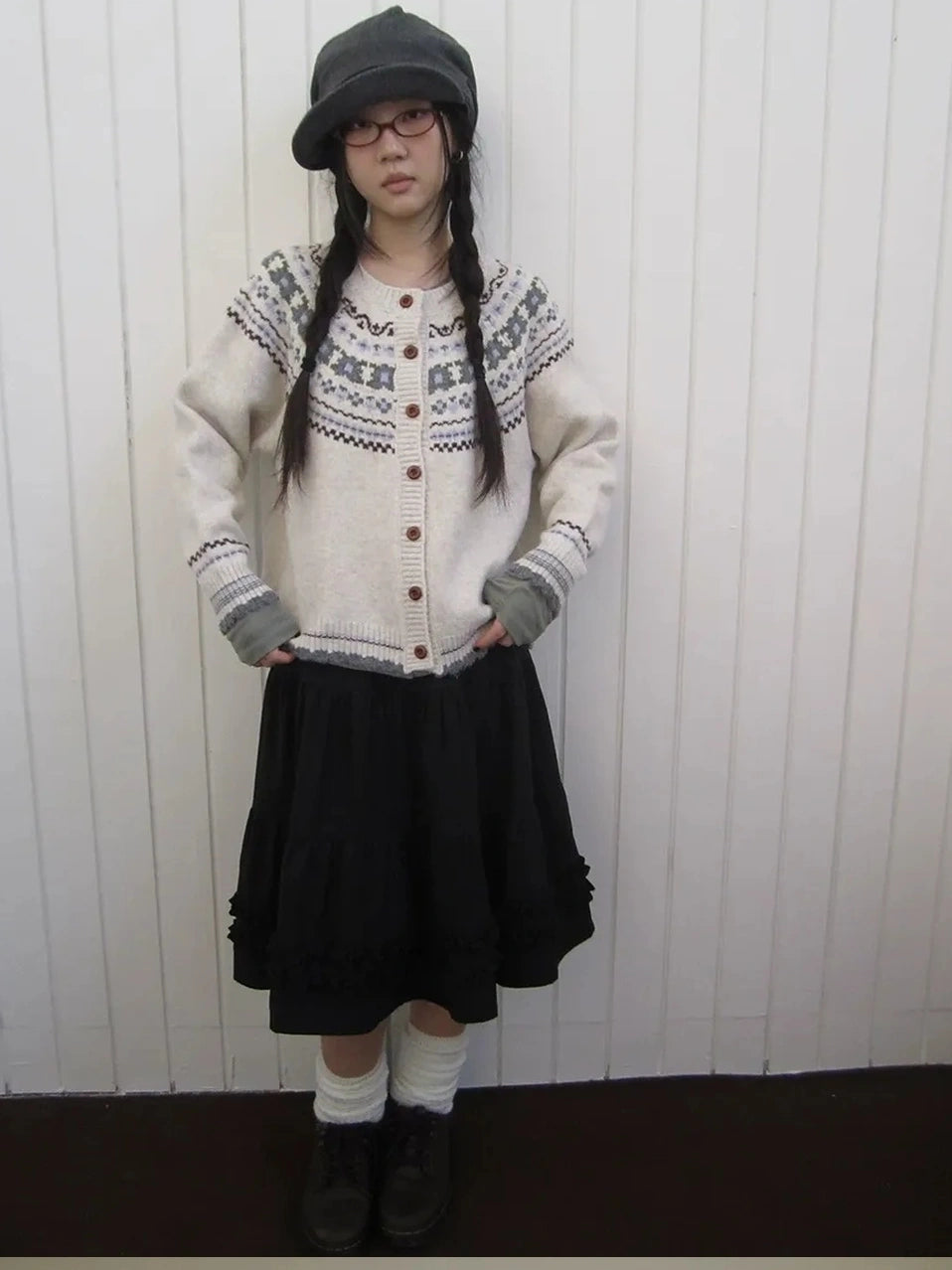 ang project Color Options
V-neck
Long Sleeve
Ribbed Hem And Cuffs
Kangaroo Pocket
Fair Isle Pattern
Button Front
Regular Fit
Model Height
Chest Size
Length Sweater