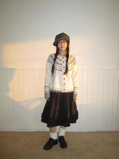 ang project Color Options
V-neck
Long Sleeve
Ribbed Hem And Cuffs
Kangaroo Pocket
Fair Isle Pattern
Button Front
Regular Fit
Model Height
Chest Size
Length Sweater