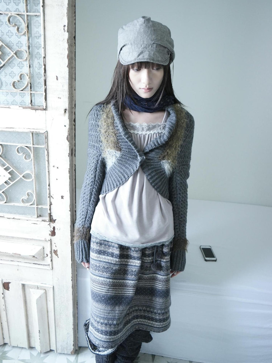 ang project Colorblock Flared Sleeve V-neck Knit Women&