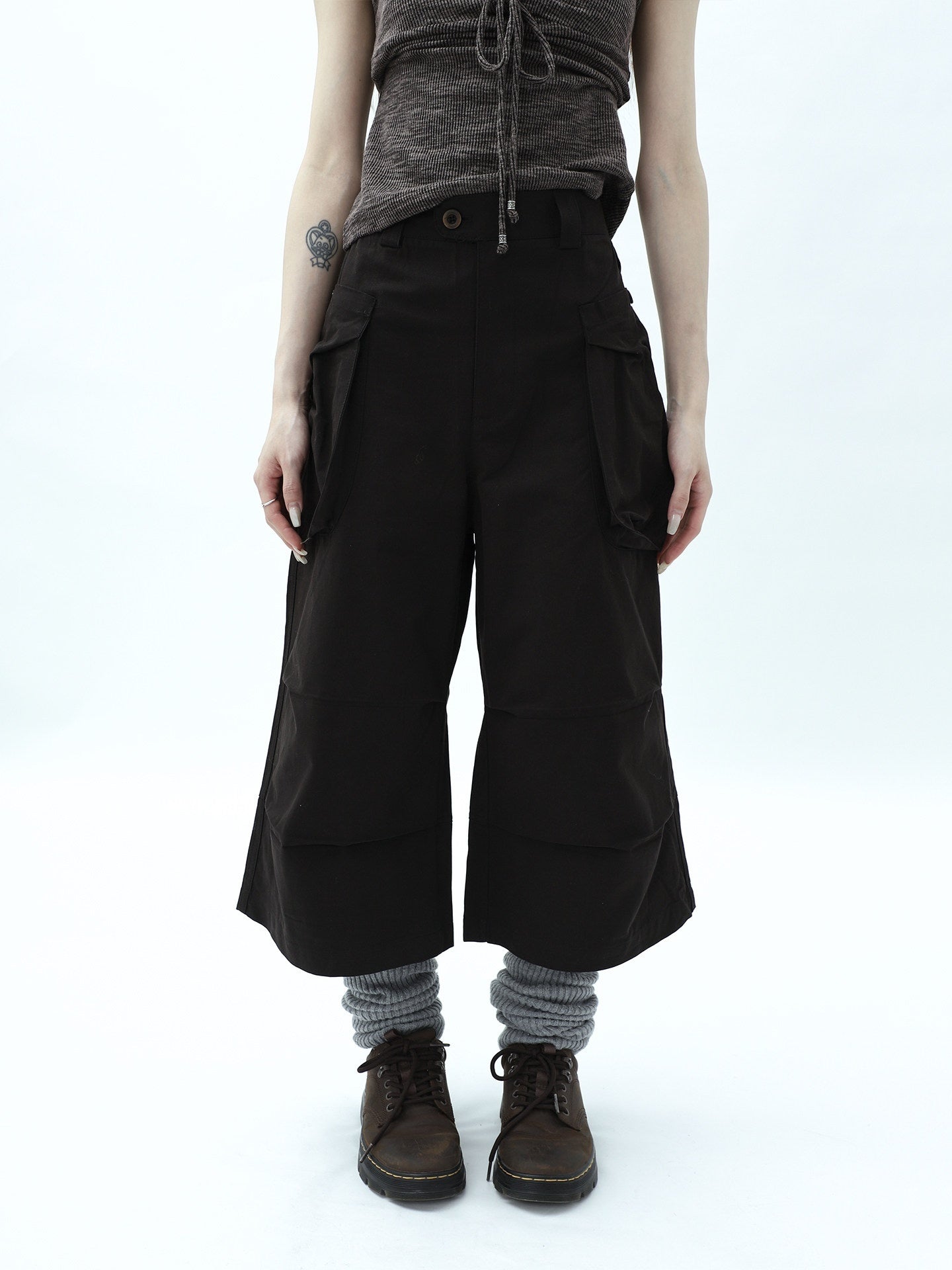 ang_project_Dark_Gray_Cropped_Pleated_Pocket_Cargo_Women&