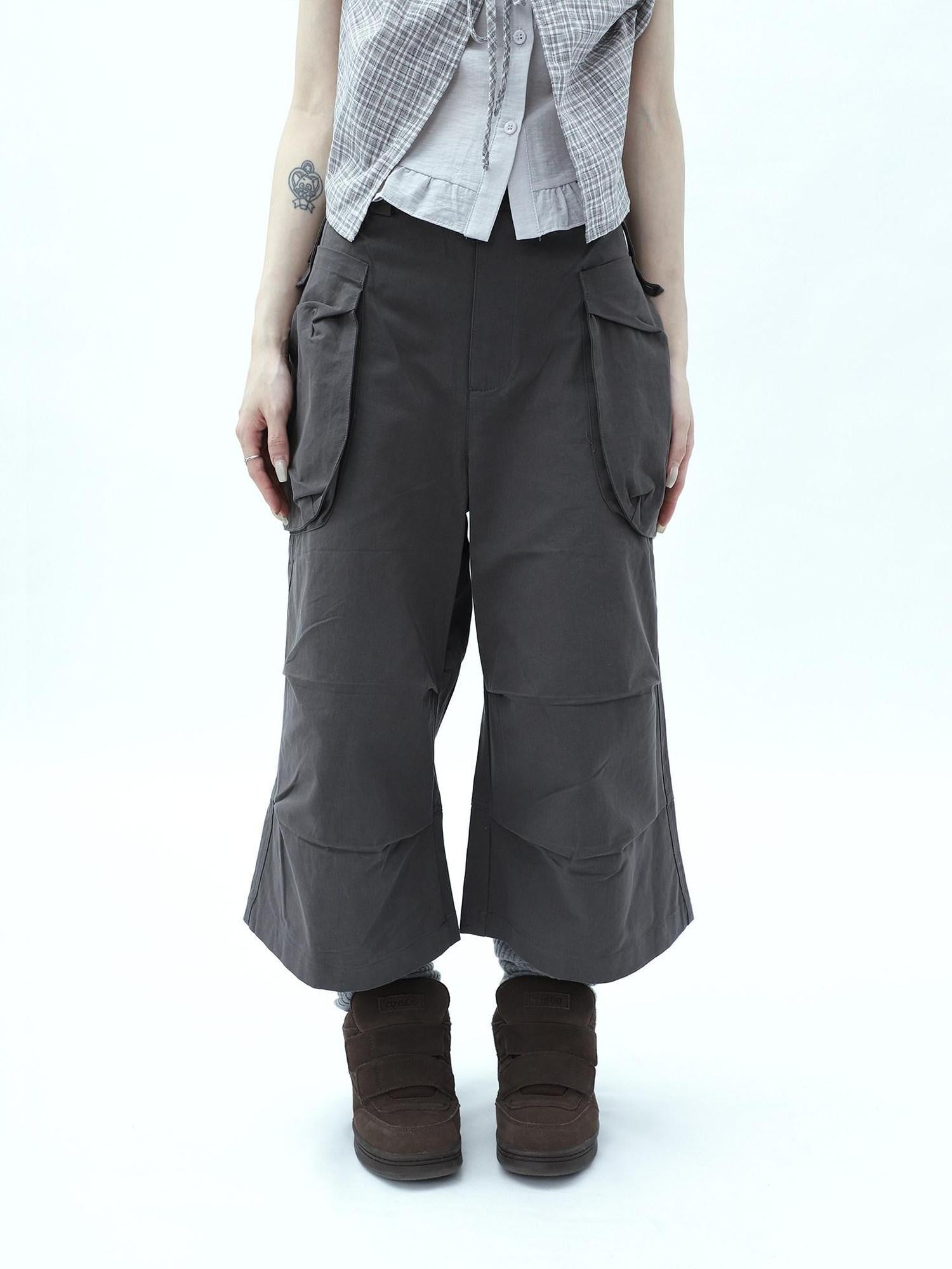 ang project Dark Gray Cropped Pleated Pocket Cargo Women&