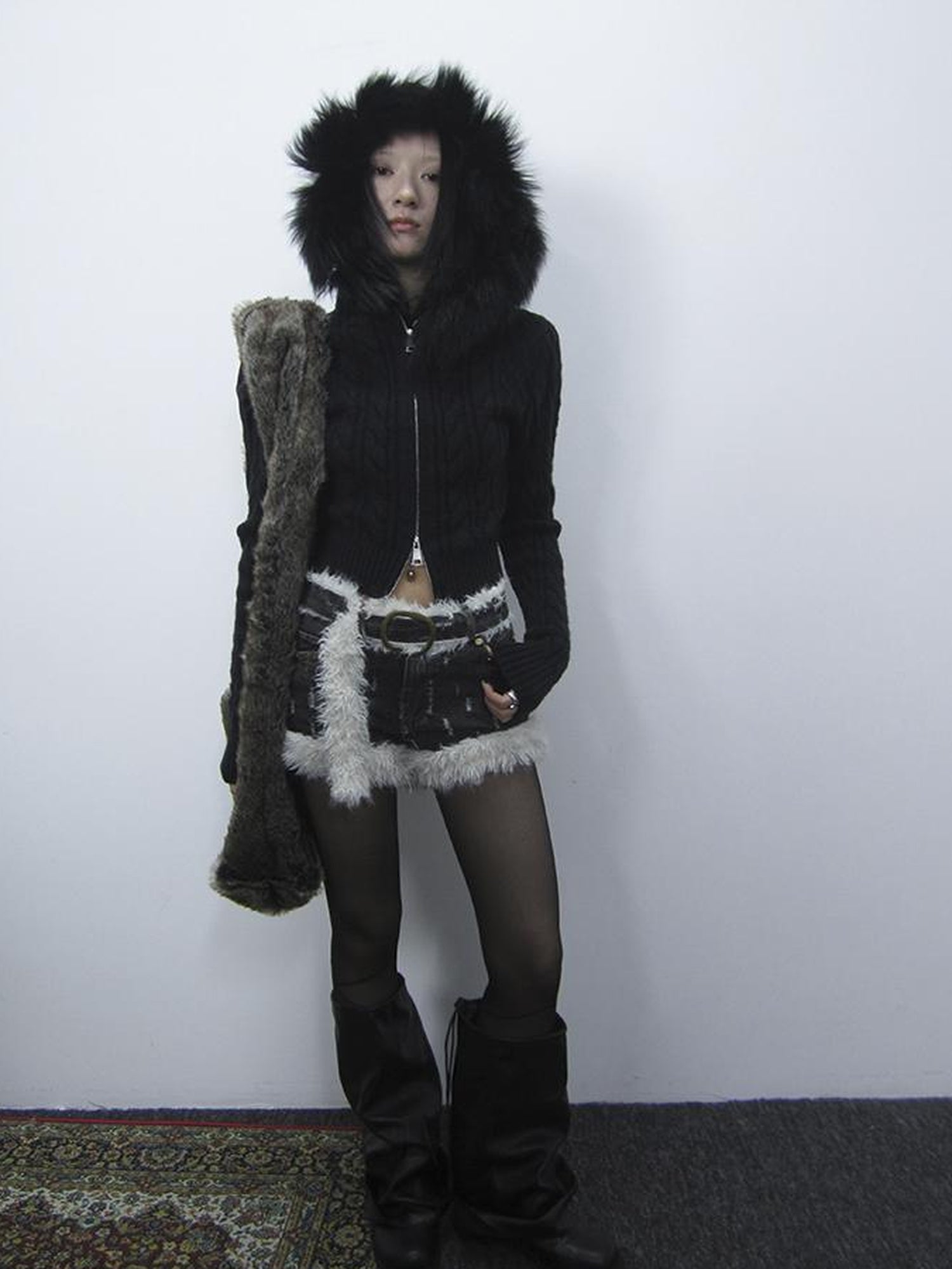 ang project Distressed Denim Shorts With Frayed Hem And Fur Trim