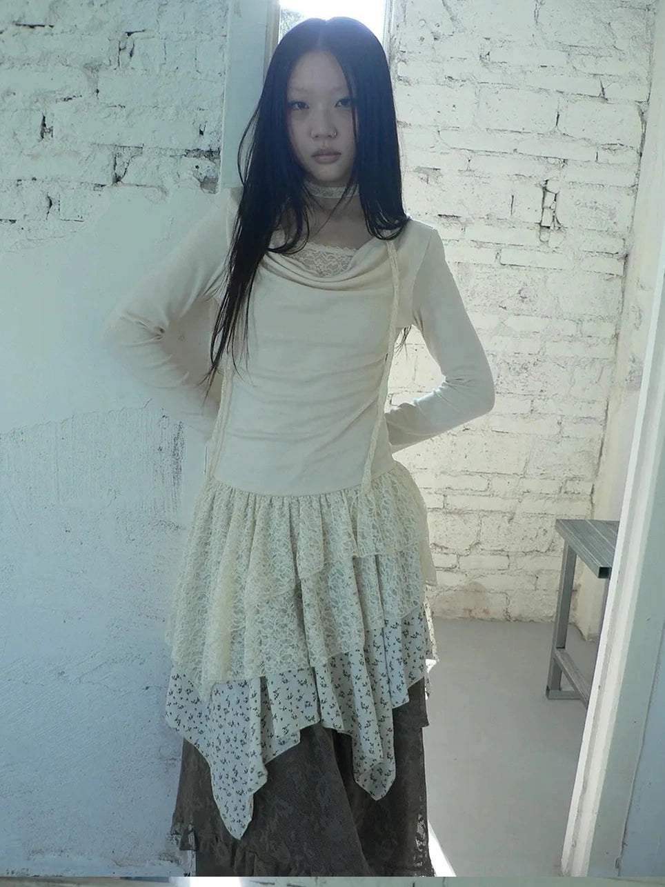 ang project Floral Lace Spliced Asymmetrical Hem Blouse T-shirt