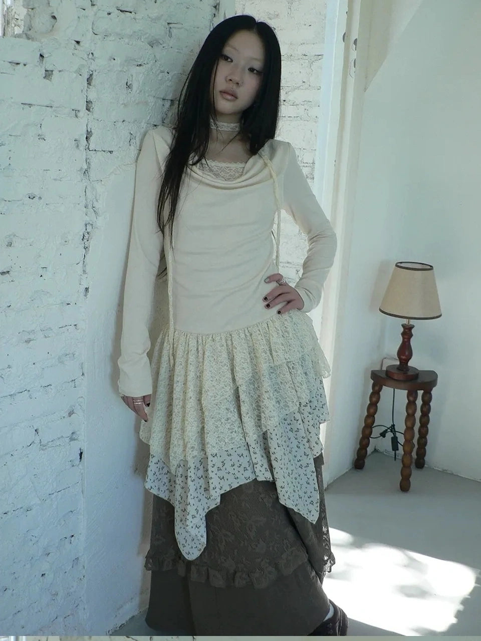 ang project Floral Lace Spliced Asymmetrical Hem Blouse T-shirt