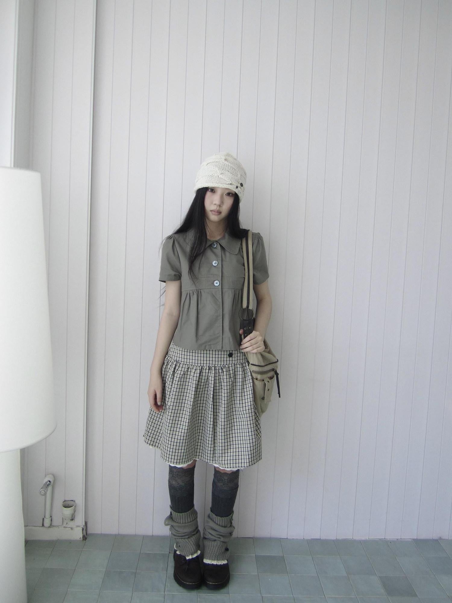 ang project Korean Pleated Three Button Collared Short Sleeve Cropped Women&
