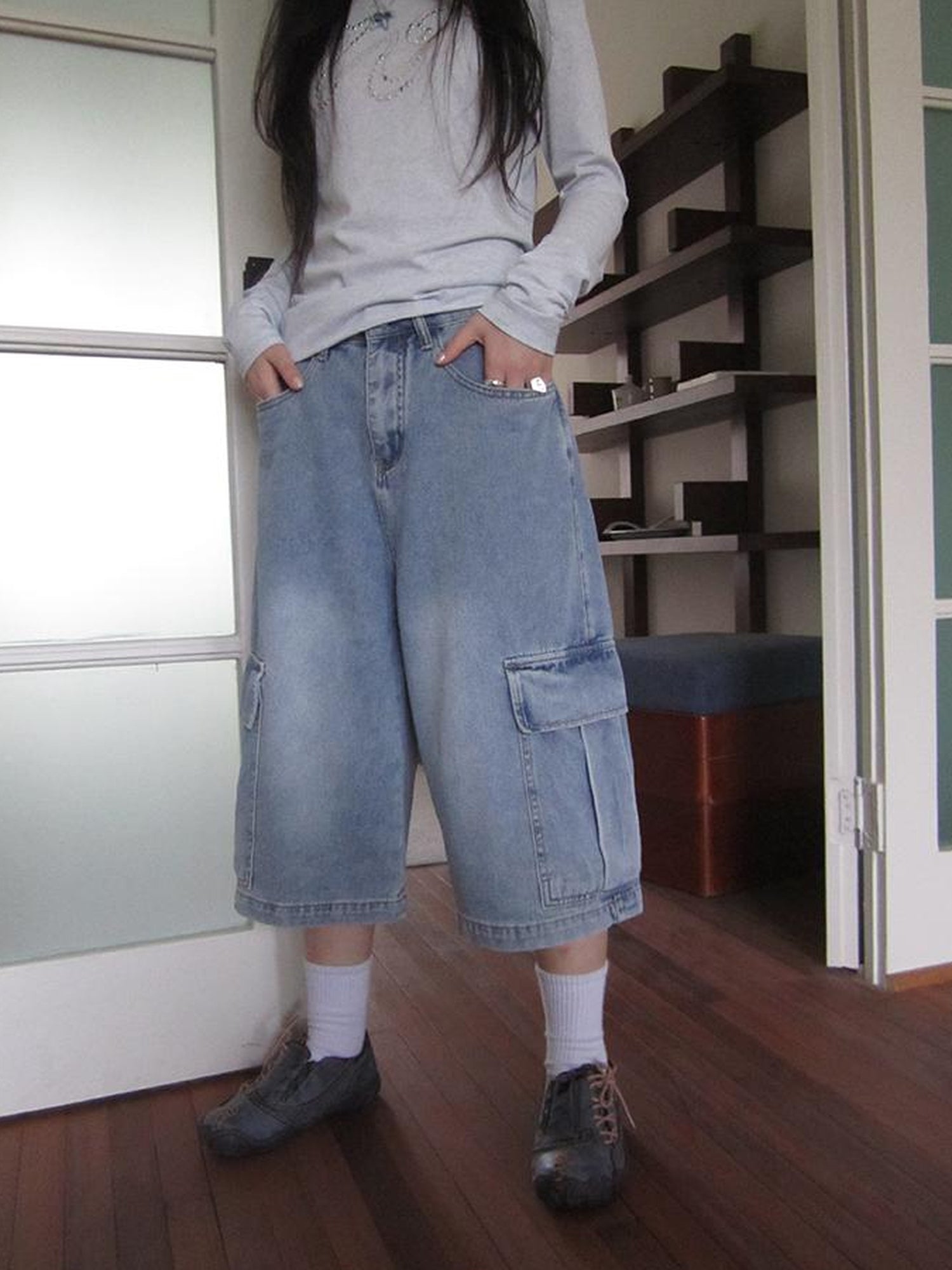 ang project Korean Retro Washed Distressed Cuffed Pocket Capri Jeans