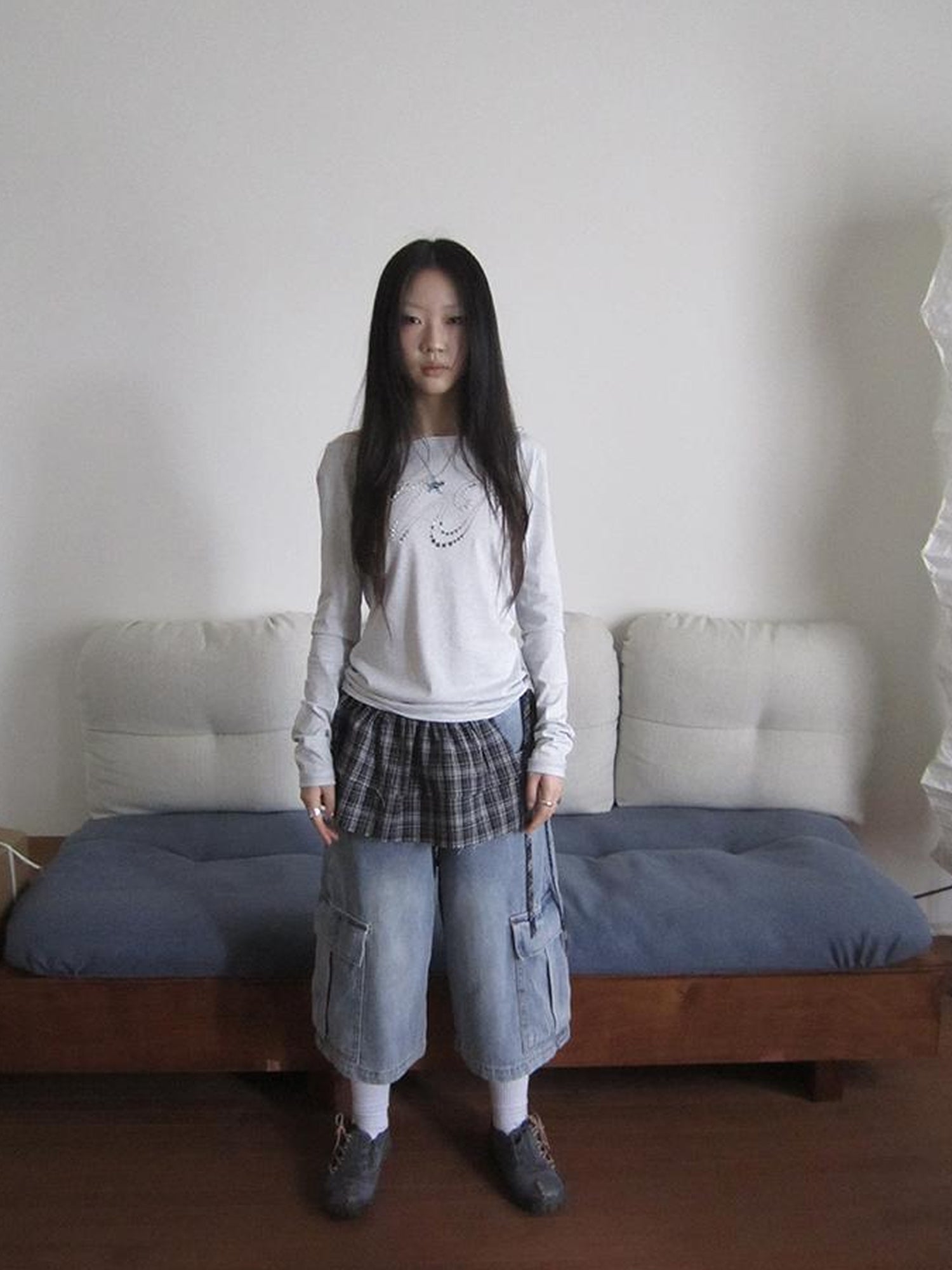 ang project Korean Retro Washed Distressed Cuffed Pocket Capri Jeans