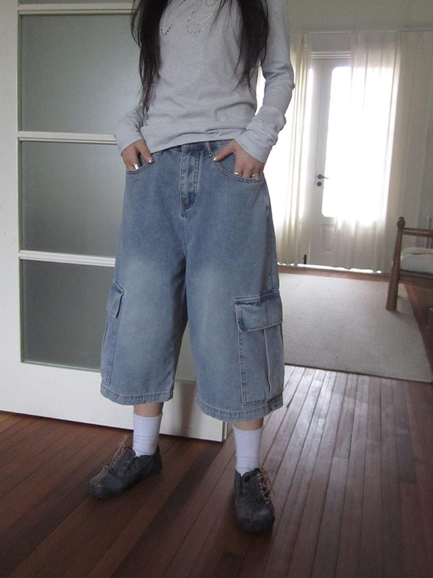 ang project Korean Retro Washed Distressed Cuffed Pocket Capri Jeans