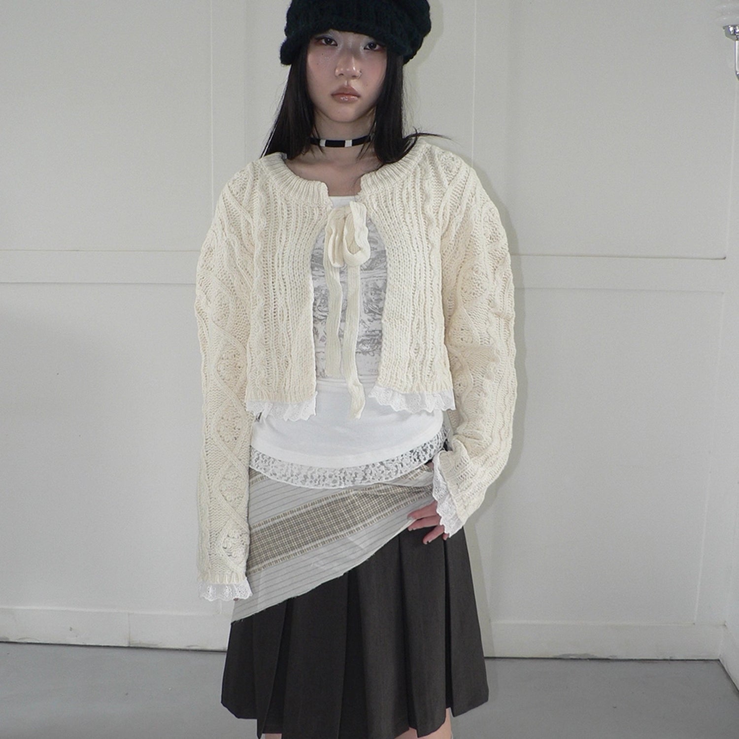 ang_project_Layered_Lace_Trim_Cropped_Cable_Knit_Sweater_MISSTT