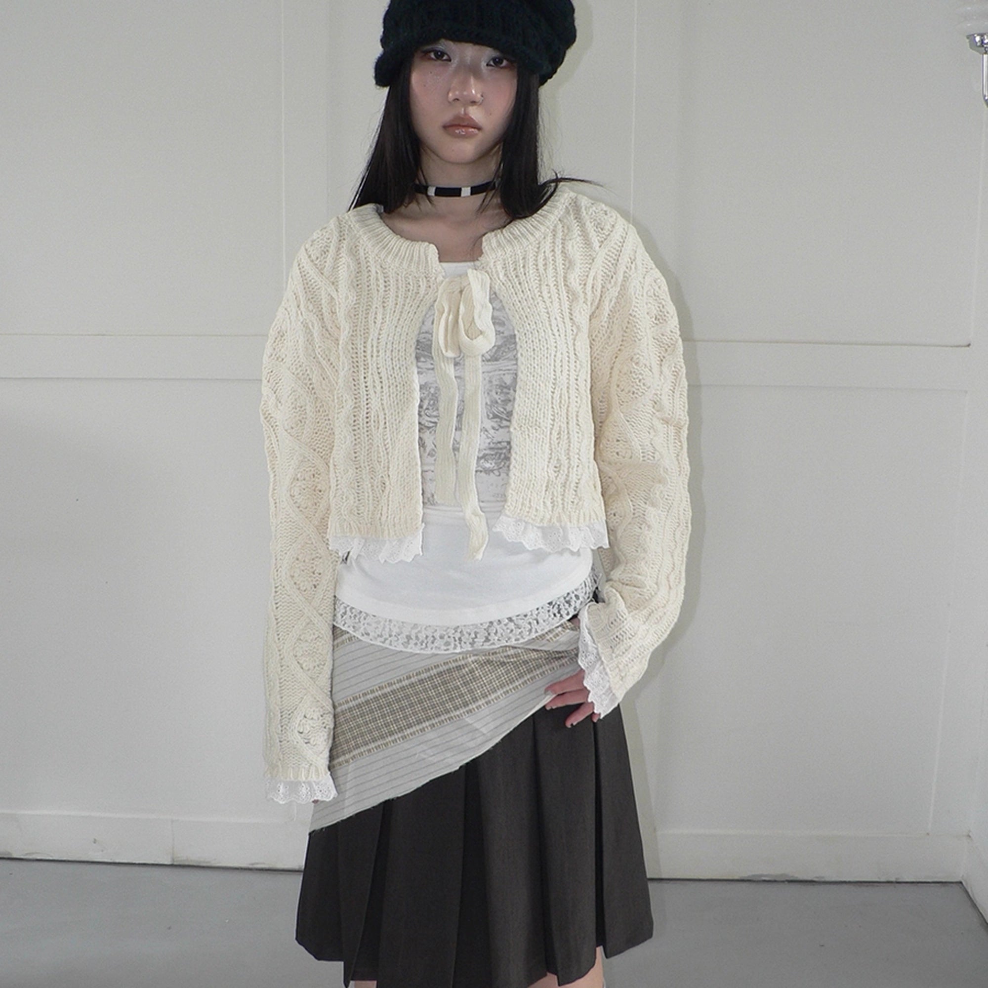 ang_project_Layered_Lace_Trim_Cropped_Cable_Knit_Sweater_MISSTT