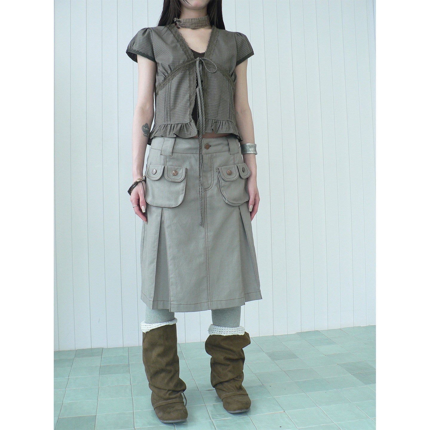 ang_project_Light_Gray_Exposed_Stitch_Pleated_3D_Pocket_Vintage_Women&