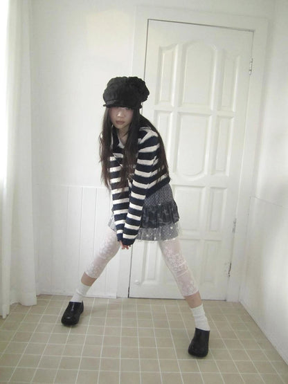 Millennial Lace Star Print Stretch Capri Leggings