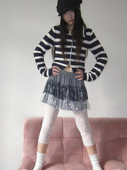 Millennial Lace Star Print Stretch Capri Leggings