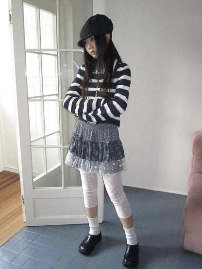 Millennial Lace Star Print Stretch Capri Leggings