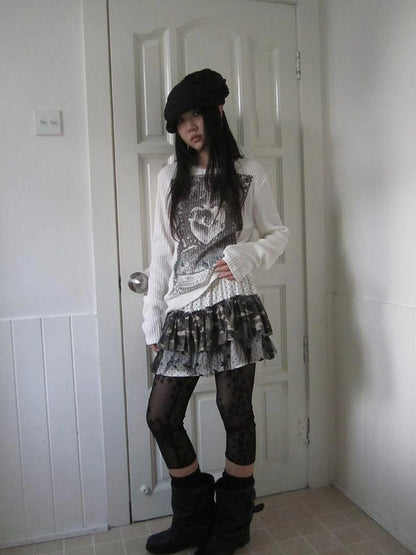 Millennial Lace Star Print Stretch Capri Leggings