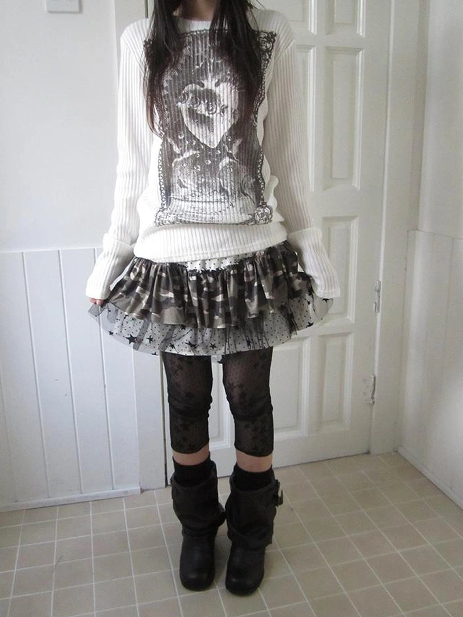 Millennial Lace Star Print Stretch Capri Leggings