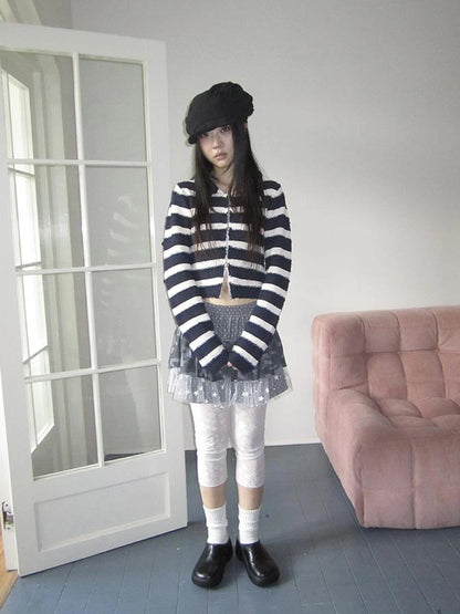 Millennial Lace Star Print Stretch Capri Leggings