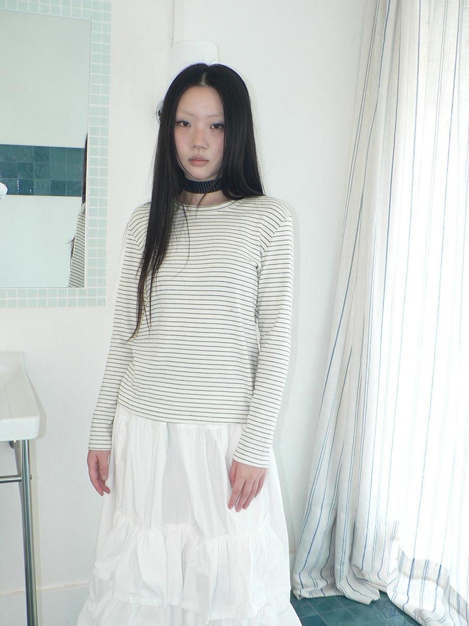 ang project Minimalist Colorblock Stripe Crewneck Long Sleeve Women Black White T-Shirt