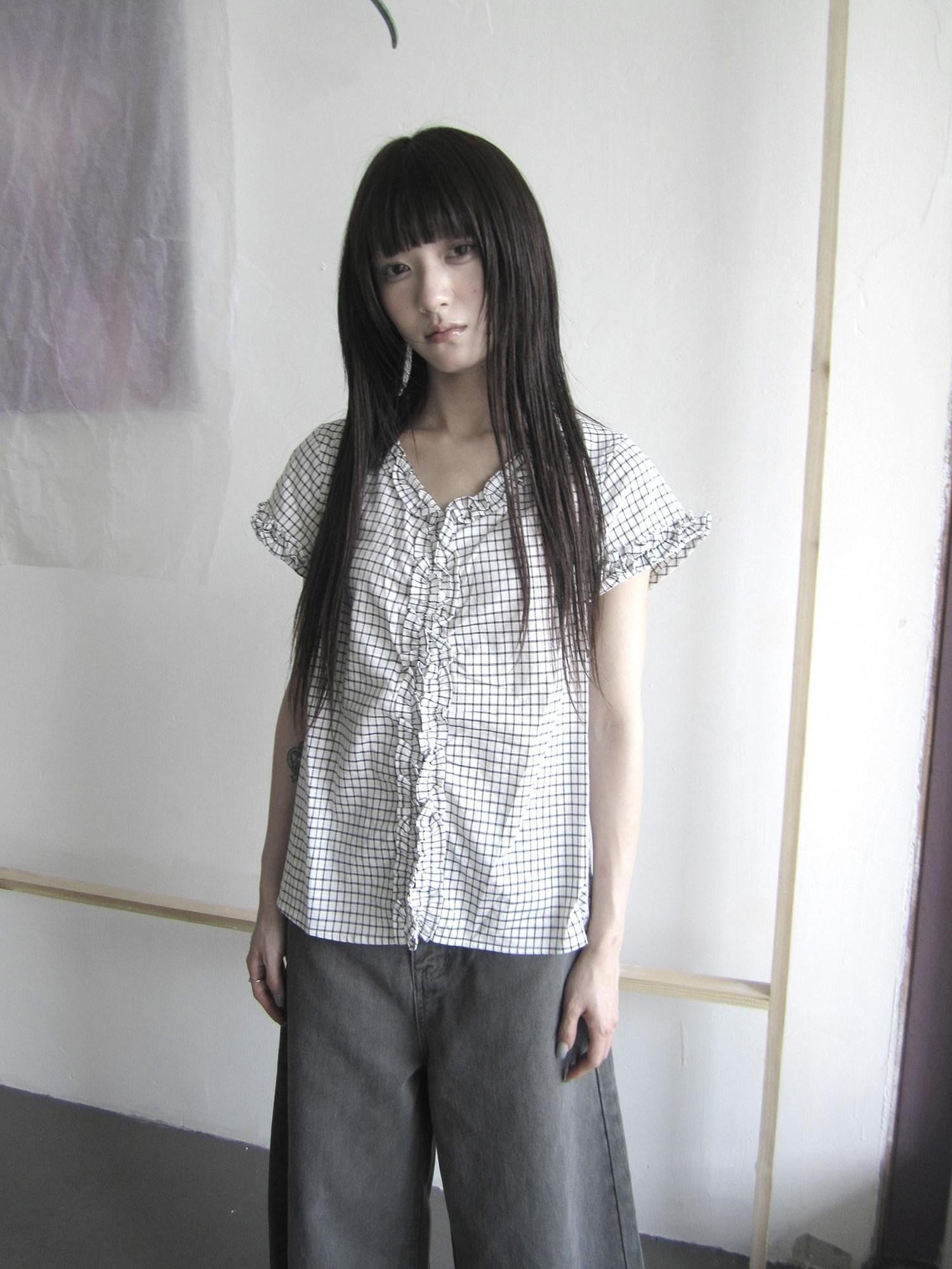 ang project V-neck Ruffle Trim Buttoned Gingham Cropped Puff Sleeve Women&