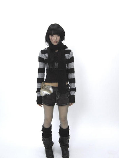 ang project V-neck Striped Knit Sweater Slim Fit Set
