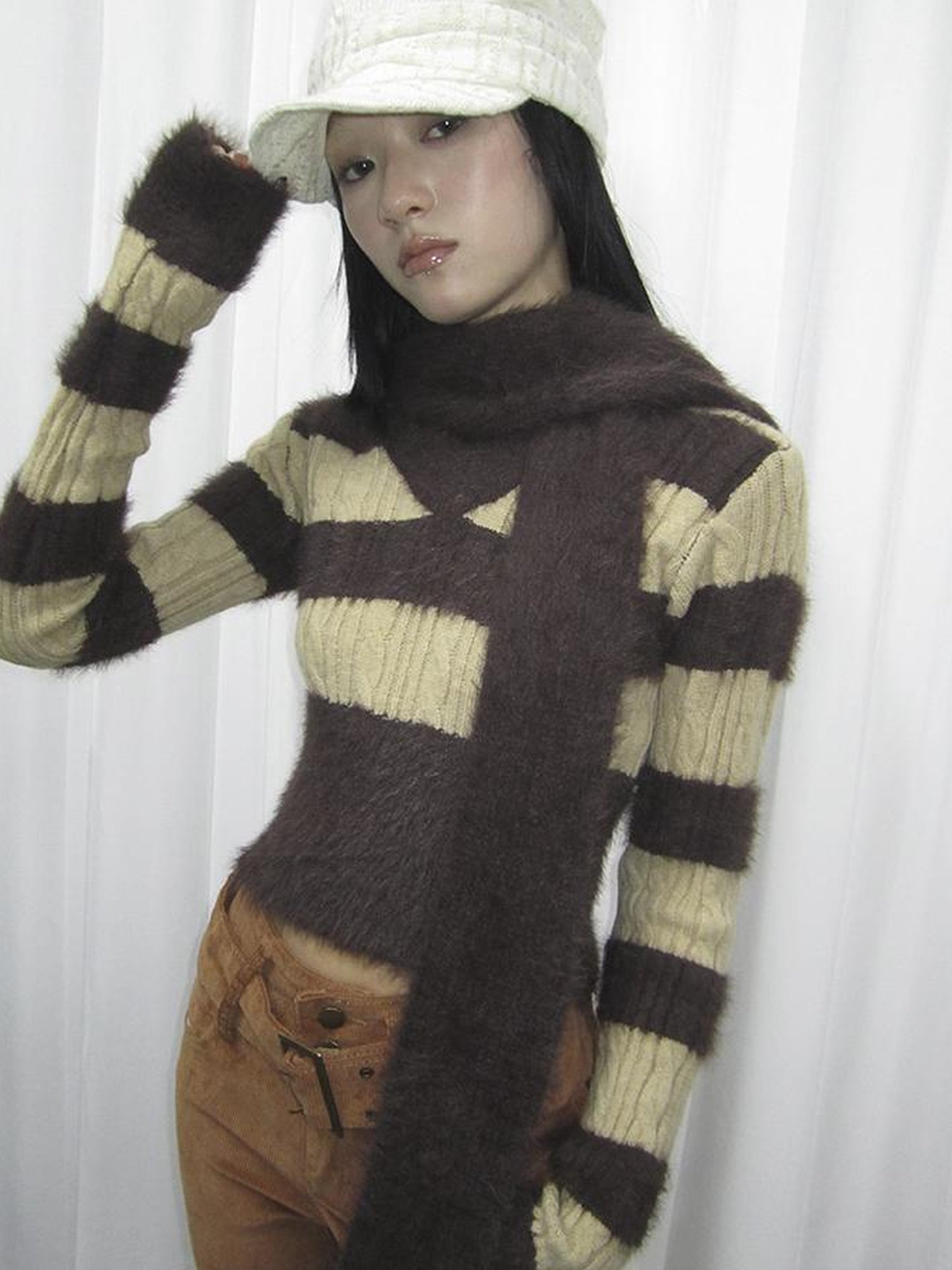 ang project V-neck Striped Knit Sweater Slim Fit Set