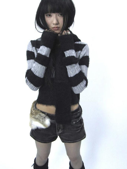 ang project V-neck Striped Knit Sweater Slim Fit Set