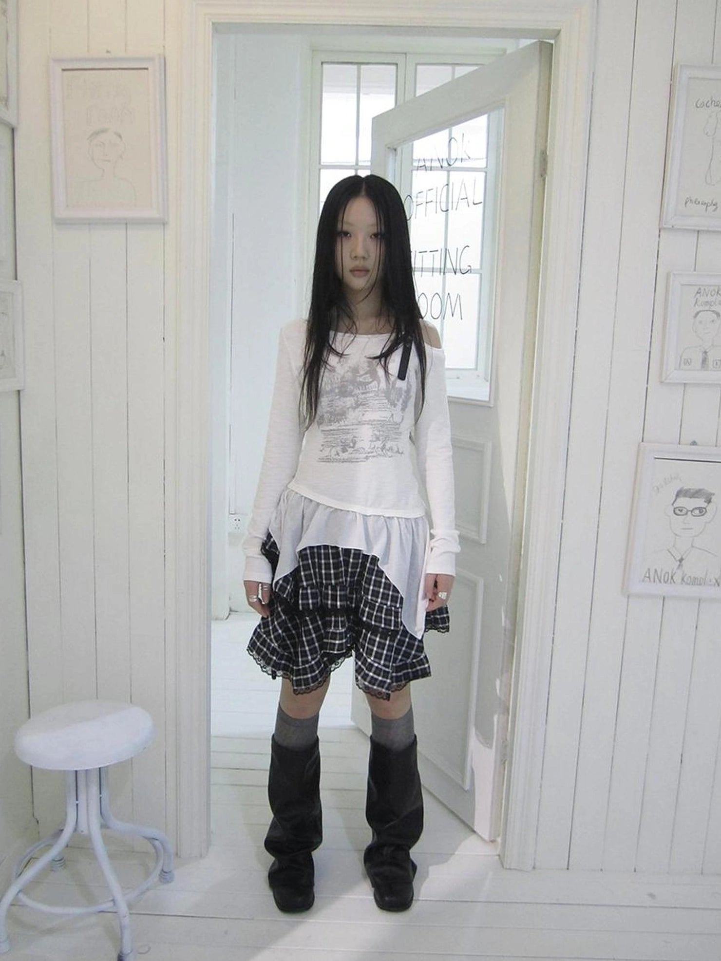 ang project Vintage Asymmetric Hem Print Long Sleeve Tee T-shirt