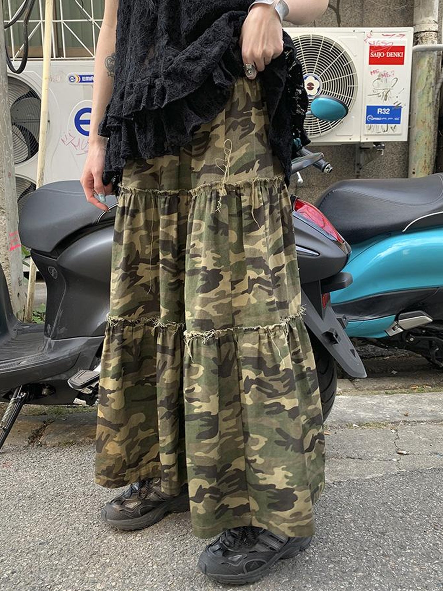 ang project Vintage Distressed Camo Midi Skirt With Elastic Waistband
