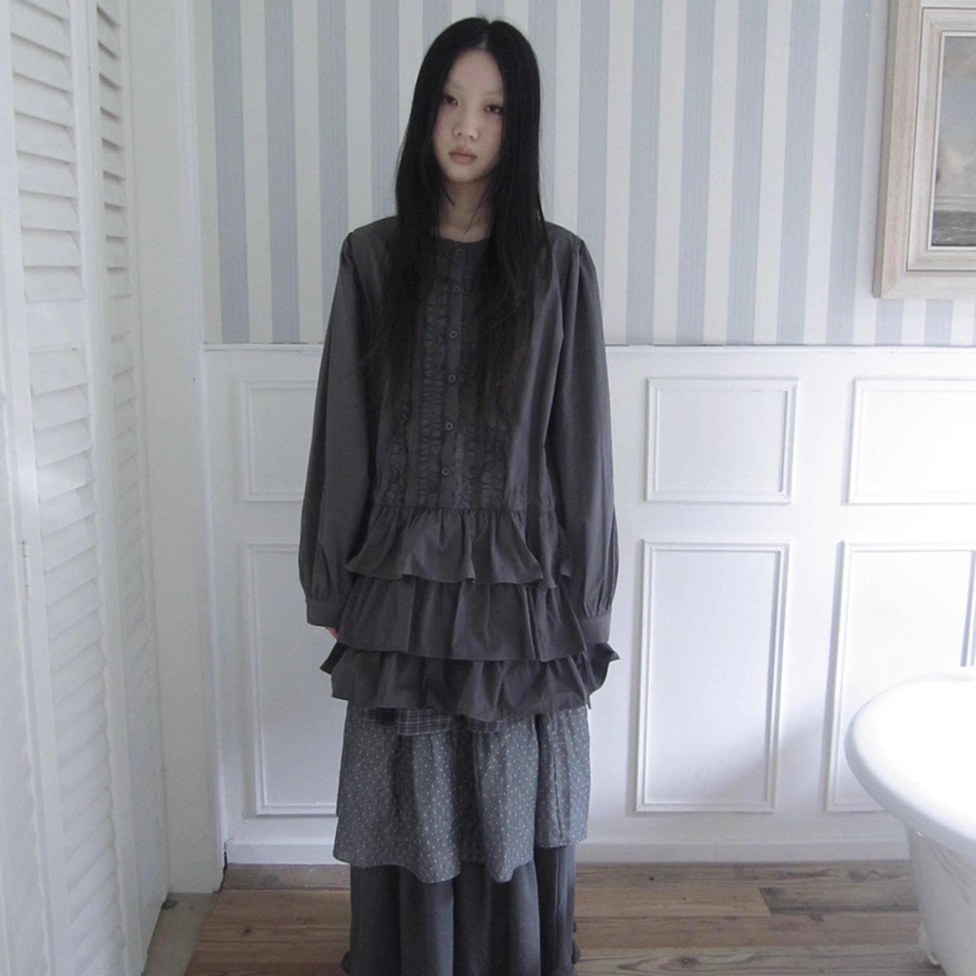 ang_project_Vintage_Lace_Trimmed_Button_Detail_Ruffle_Hem_Blouse_MISSTT