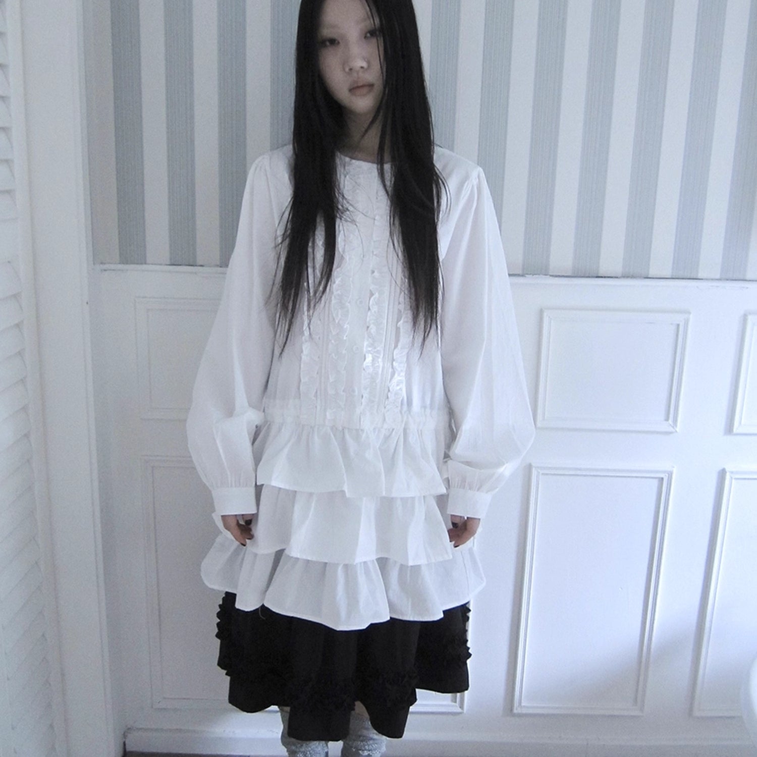 ang_project_Vintage_Lace_Trimmed_Button_Detail_Ruffle_Hem_Blouse_MISSTT