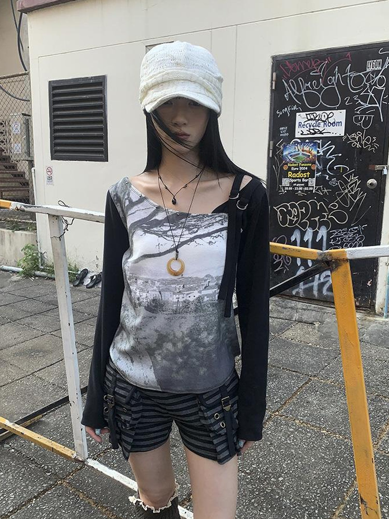 Updateang project Vintage Print Patchwork Sleeve Tee