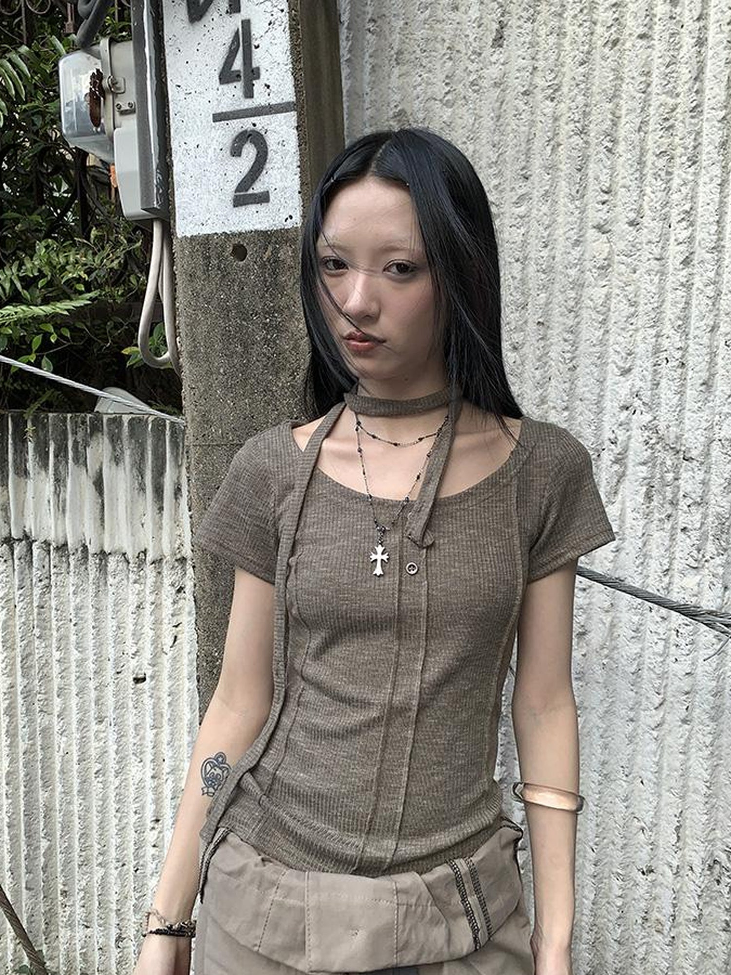 Updateang project Vintage Textured Ribbed Crew Neck Button Detail Tee With Scarf