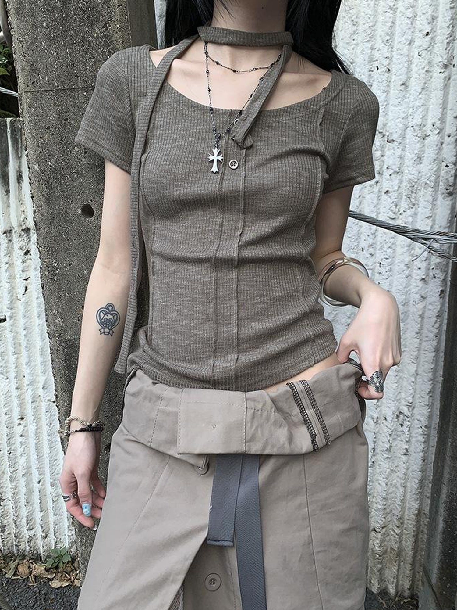 Updateang project Vintage Textured Ribbed Crew Neck Button Detail Tee With Scarf