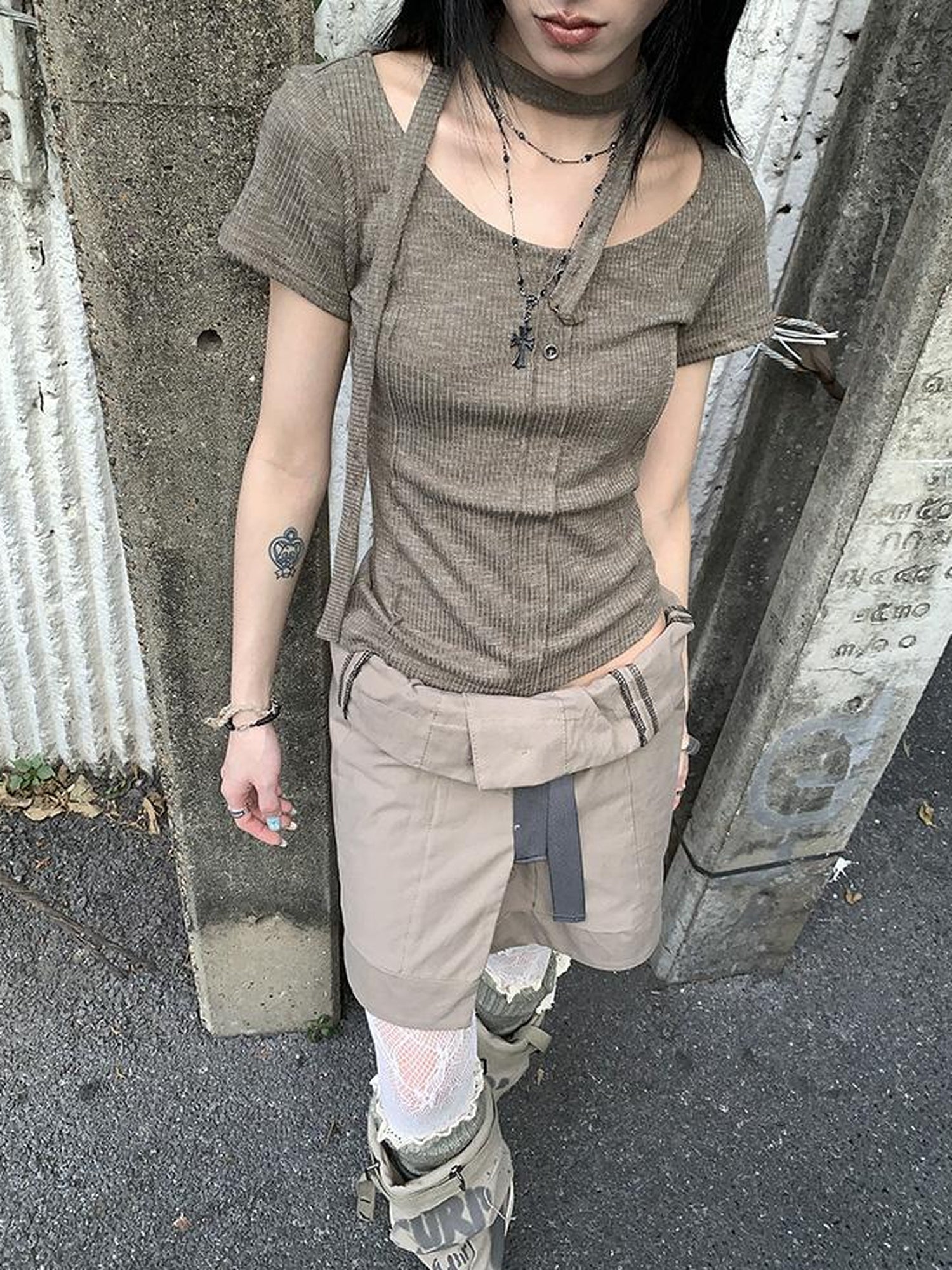 Updateang project Vintage Textured Ribbed Crew Neck Button Detail Tee With Scarf