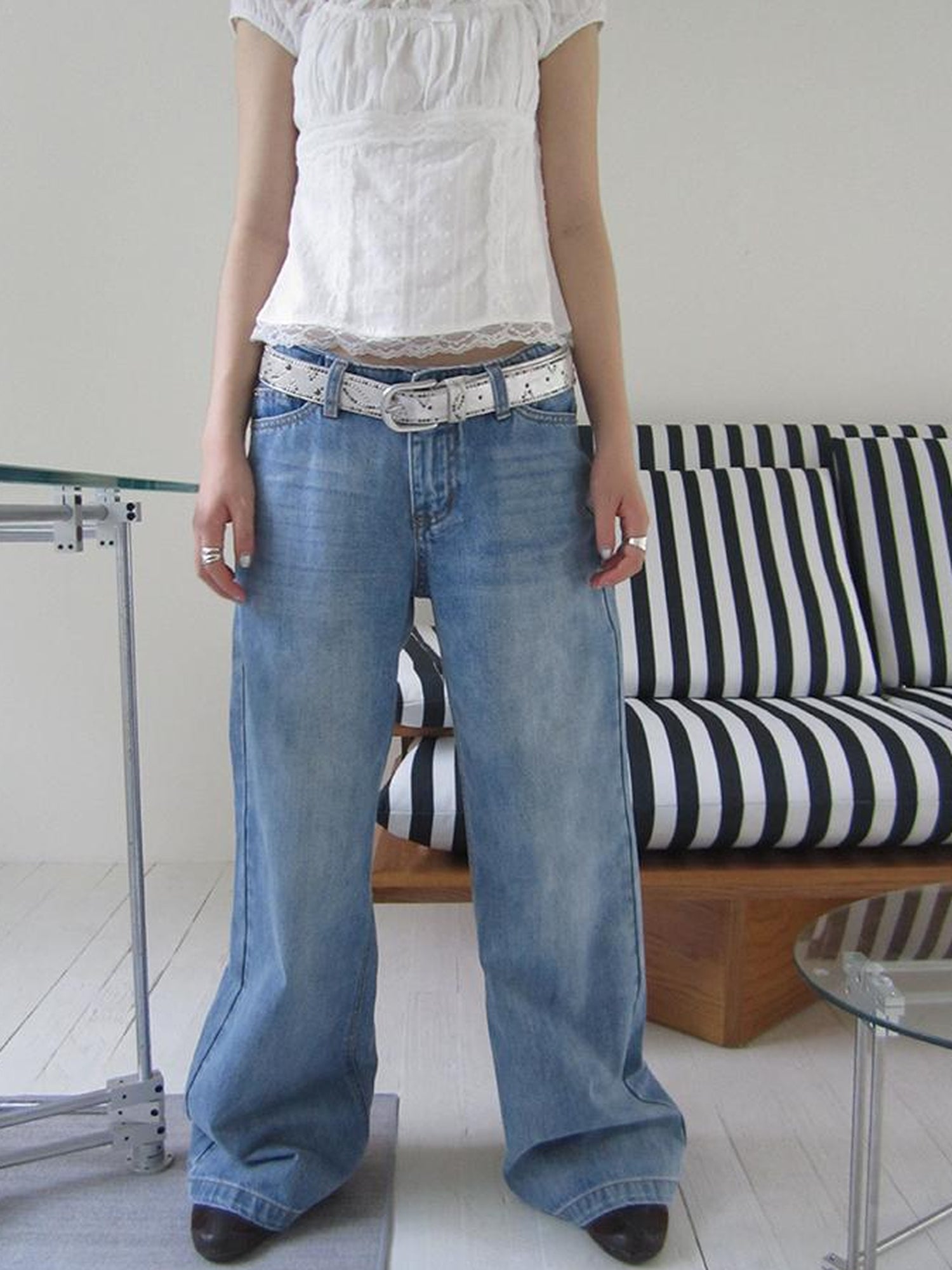ang project Vintage Washed Low Cut Wide Leg Jeans