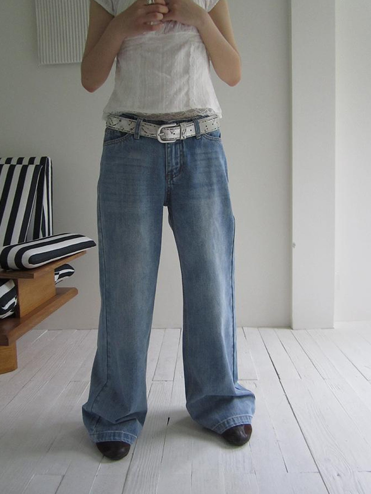 ang project Vintage Washed Low Cut Wide Leg Jeans