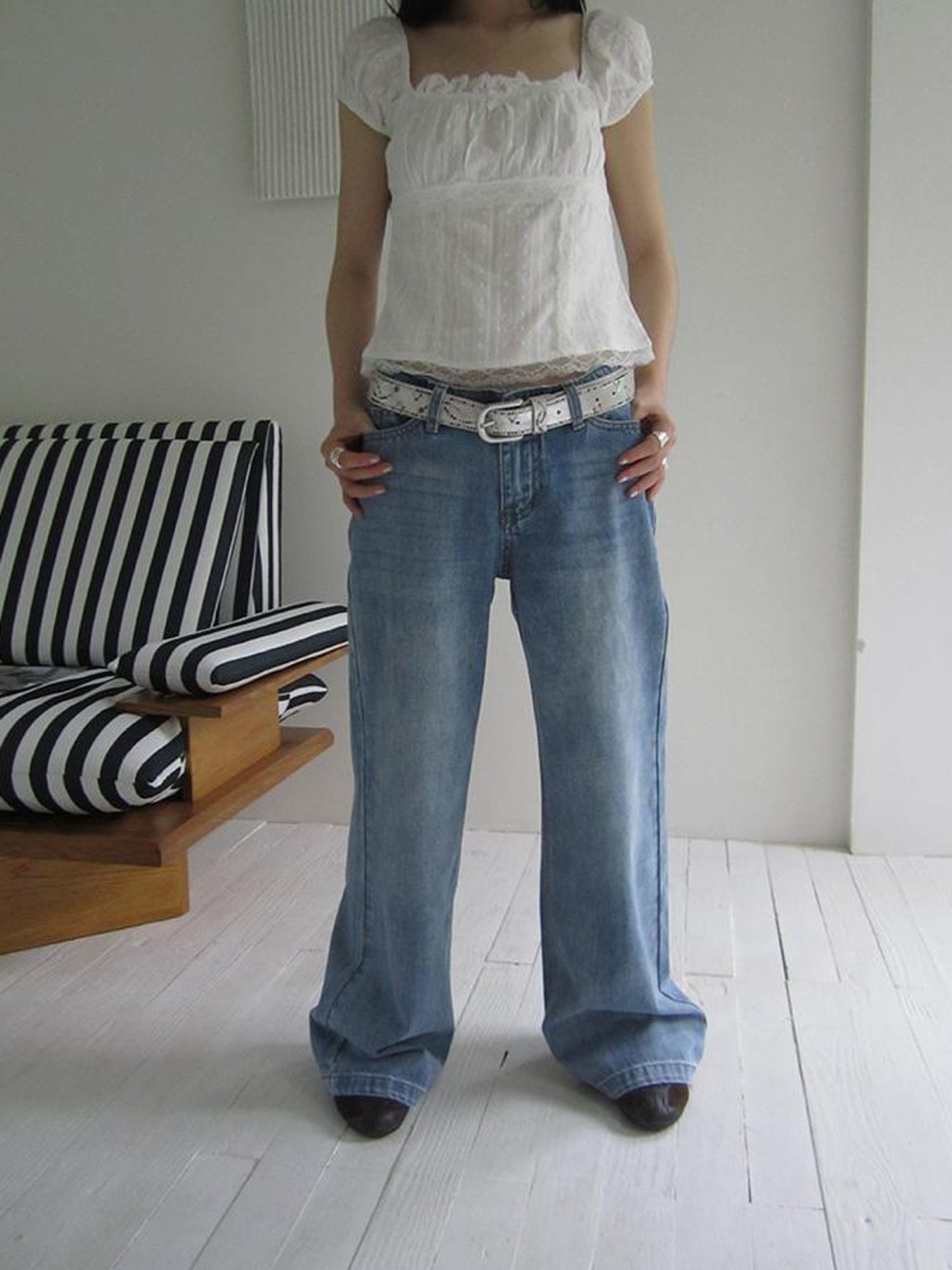 ang project Vintage Washed Low Cut Wide Leg Jeans