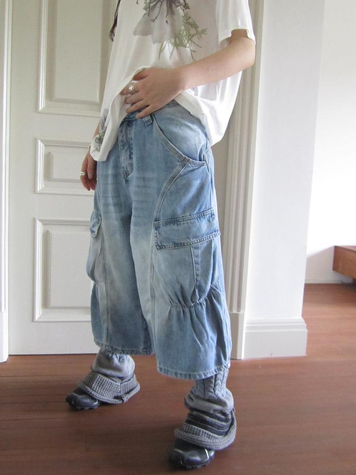 ang project Vintage Washed Relaxed Wide Leg Cargo Capri Jeans