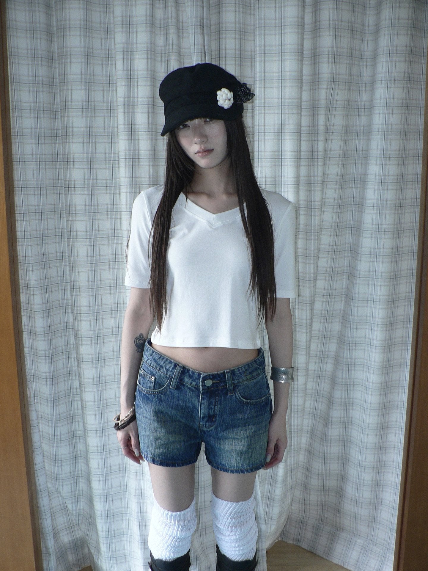 ang_project_White_Solid_V-neck_Slim_Fit_Cropped_Elbow_Sleeve_Women&