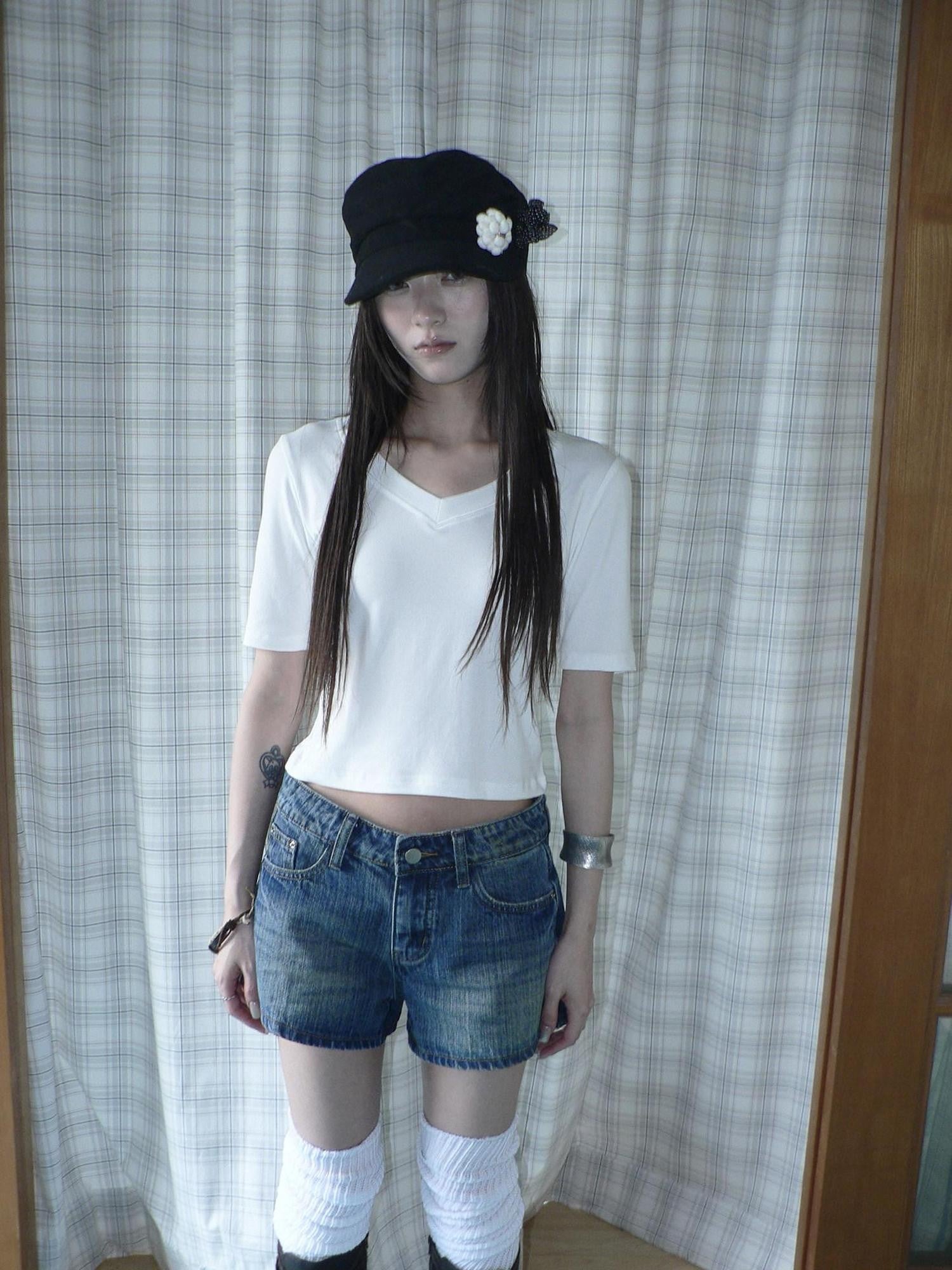 ang project White Solid V-neck Slim Fit Cropped Elbow Sleeve Women&