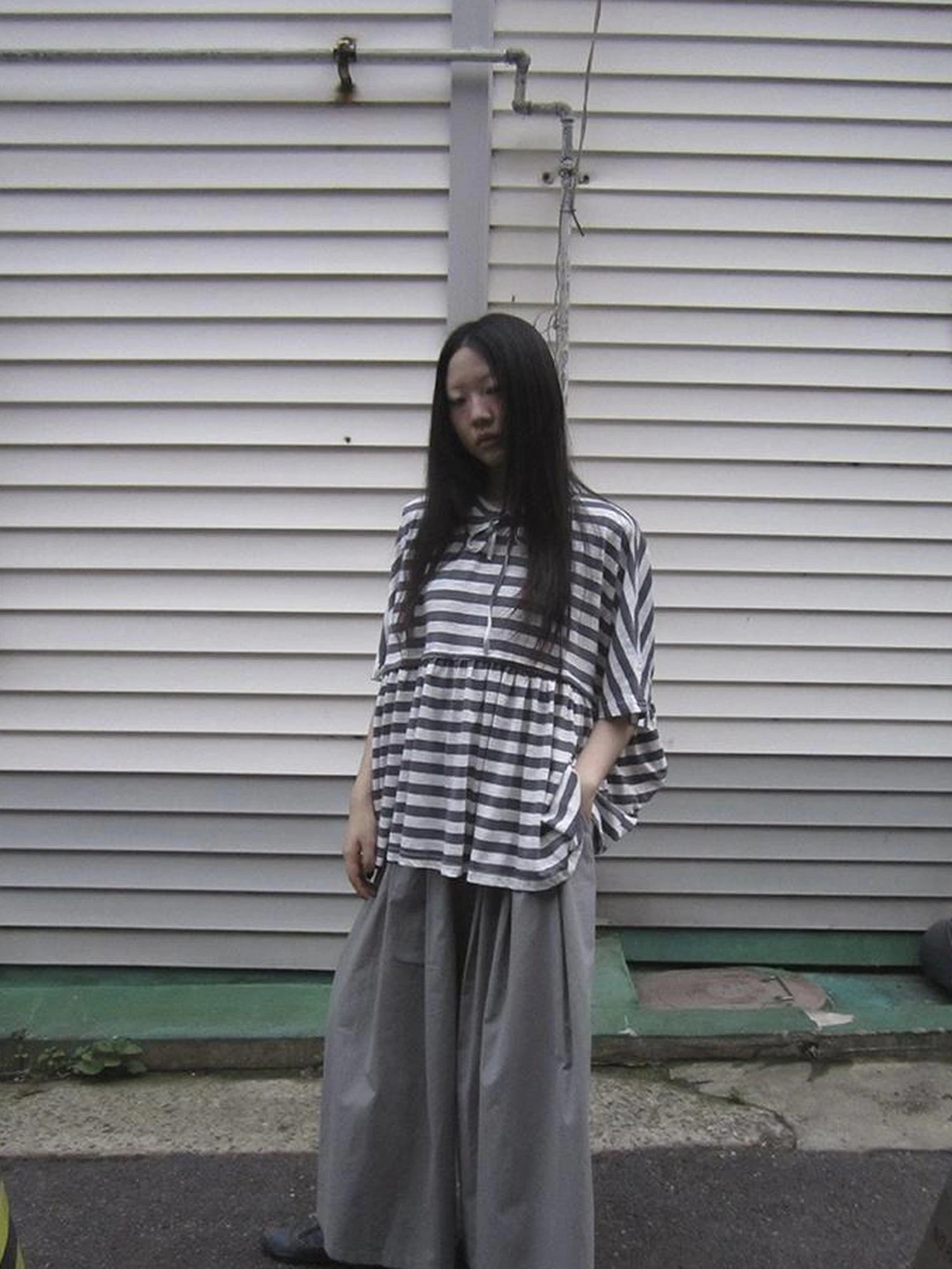 Wide Leg Cropped Pants with Elastic Waist and Pleated Detail