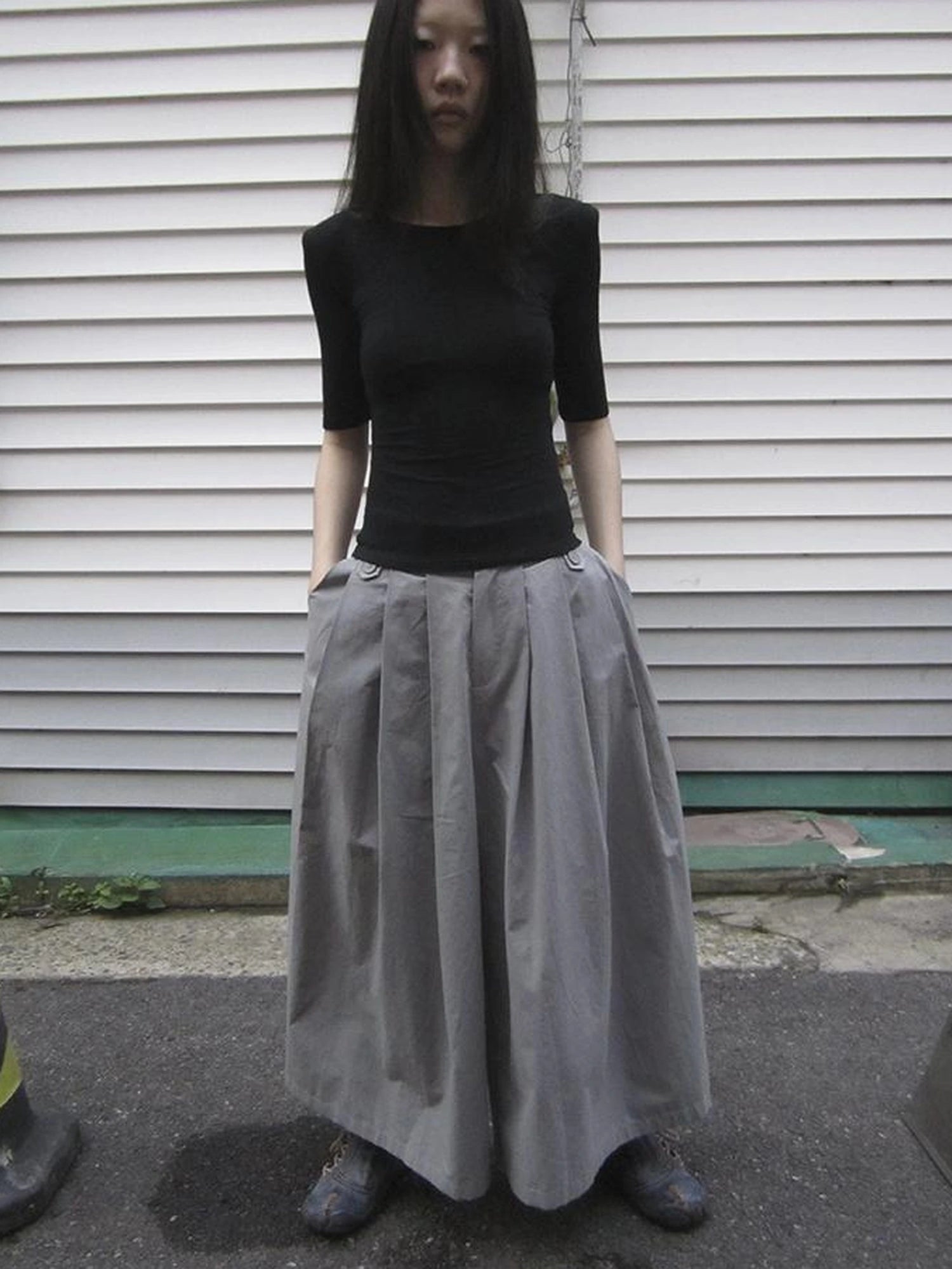 Wide Leg Cropped Pants with Elastic Waist and Pleated Detail